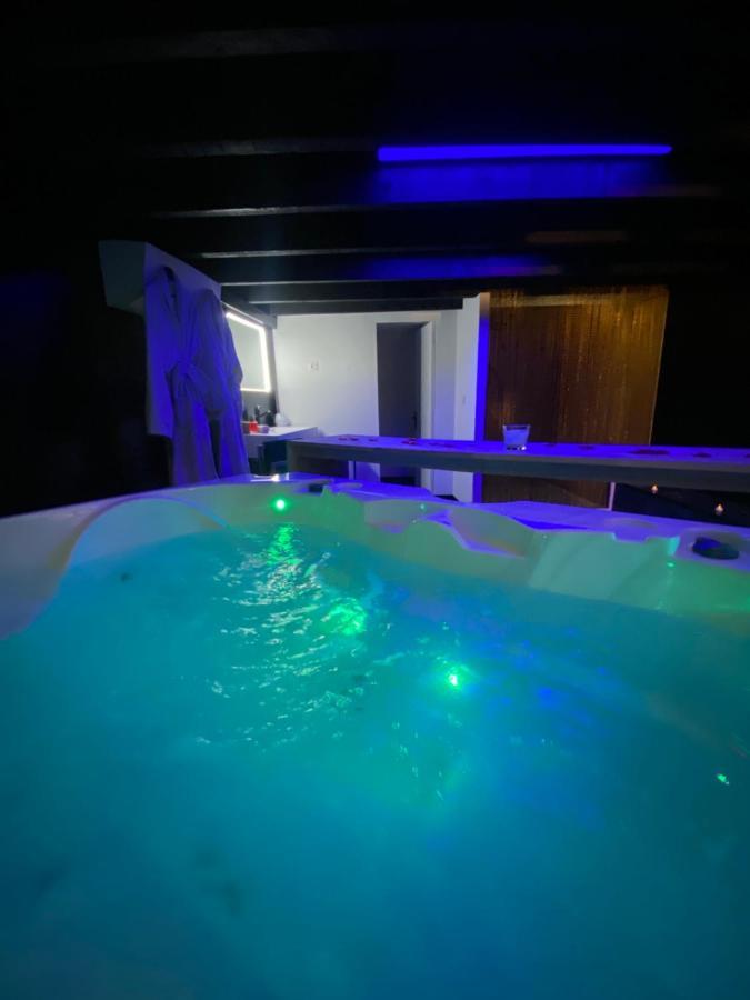 Mieuxqualhotel Jacuzzi Privatif La Retro Bordeaux Kültér fotó