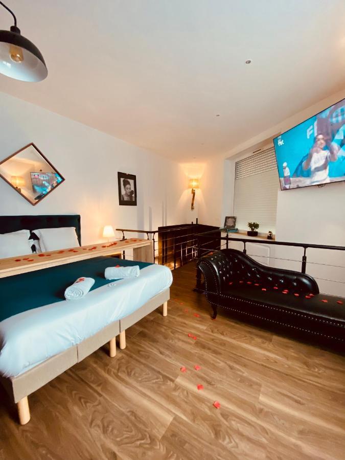 Mieuxqualhotel Jacuzzi Privatif La Retro Bordeaux Kültér fotó